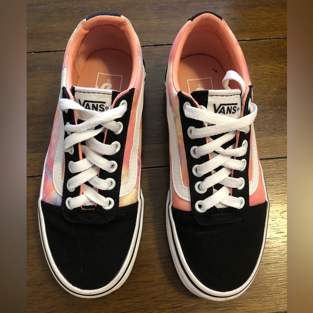Vans Off The Wall Pink Tie Dye & Black Women's Sneakers /Shoes 
Size 6 in Women